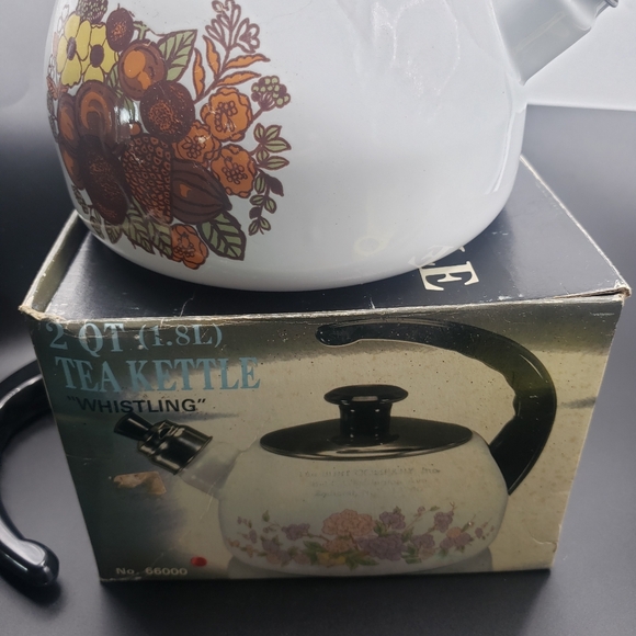 Vtg Tea Kettle With Whittle Fall Floral Design New Old Stock In Box - Picture 4 of 5